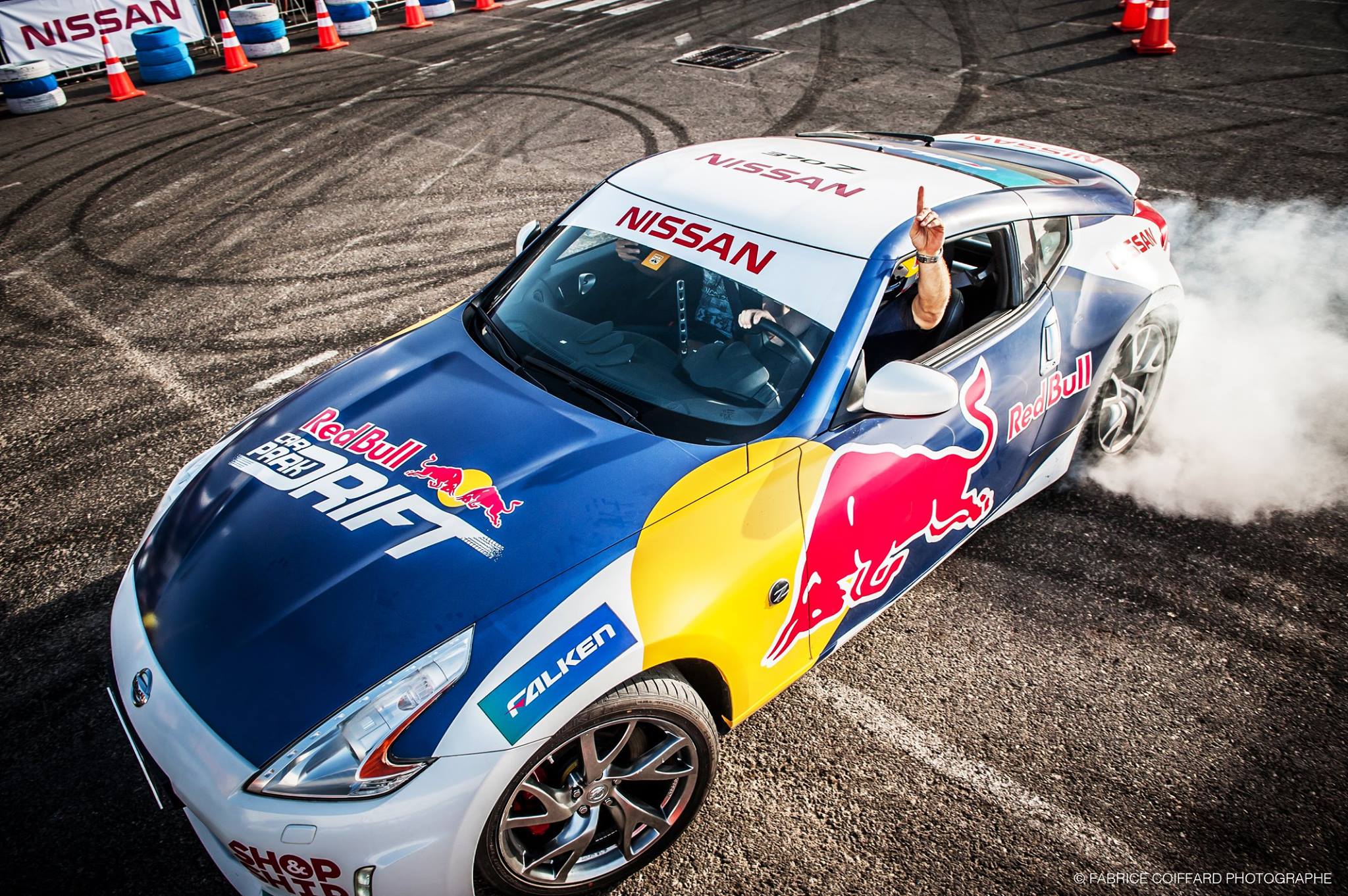 Red drift. BMW m4 Red bull. Red bull Honda. Ред Булл дрифт машины. BMW m2 Red bull МСК.